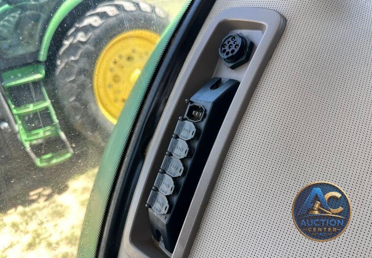 2017 John Deere 8295R MFWD tractor