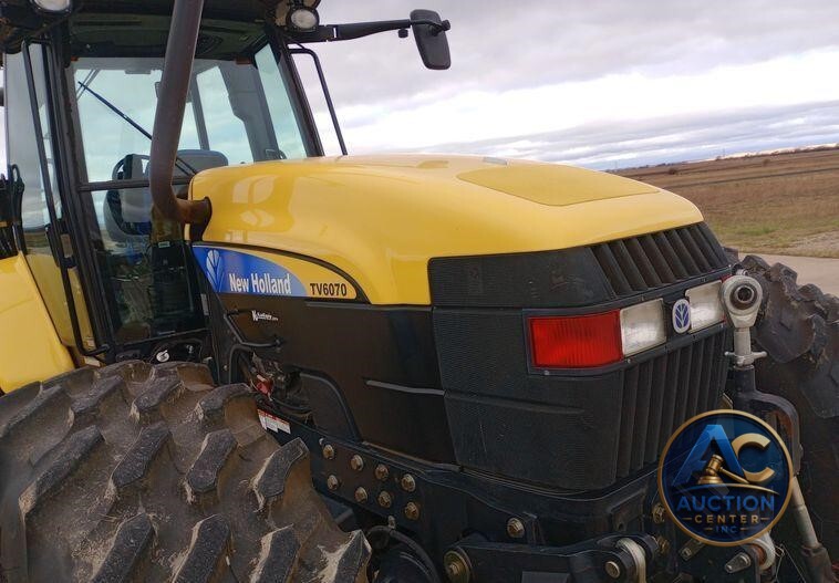 2014 New Holland TV6070 bi-directional tractor