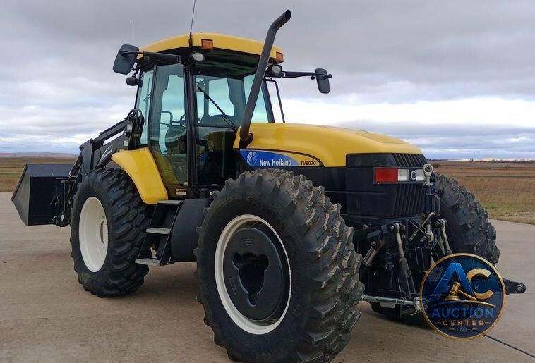 2014 New Holland TV6070 bi-directional tractor