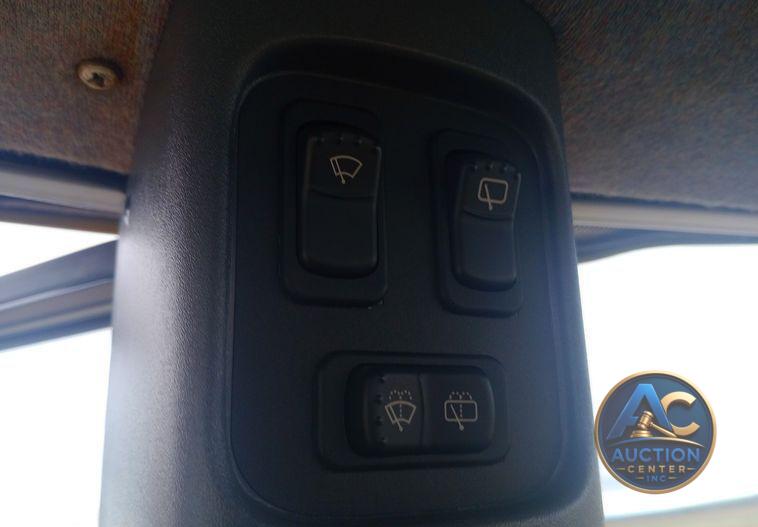 2014 New Holland TV6070 bi-directional tractor