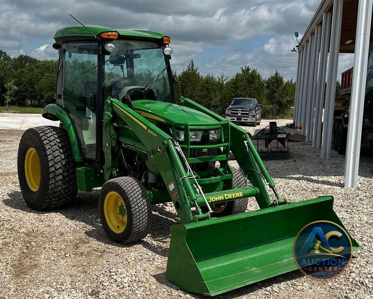 2022 John Deere  4066R MFWD tractor