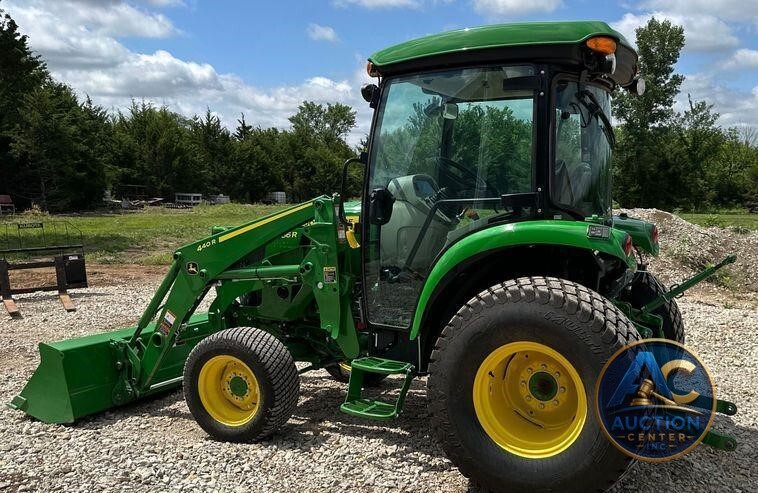 2022 John Deere  4066R MFWD tractor