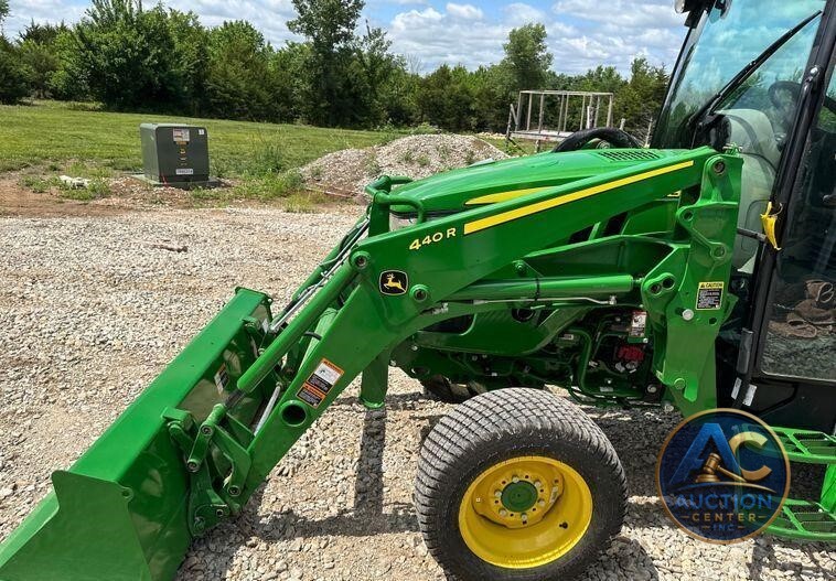 2022 John Deere  4066R MFWD tractor