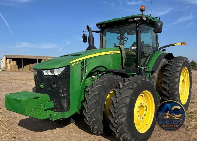 2016 John Deere 8370R MFWD tractor
