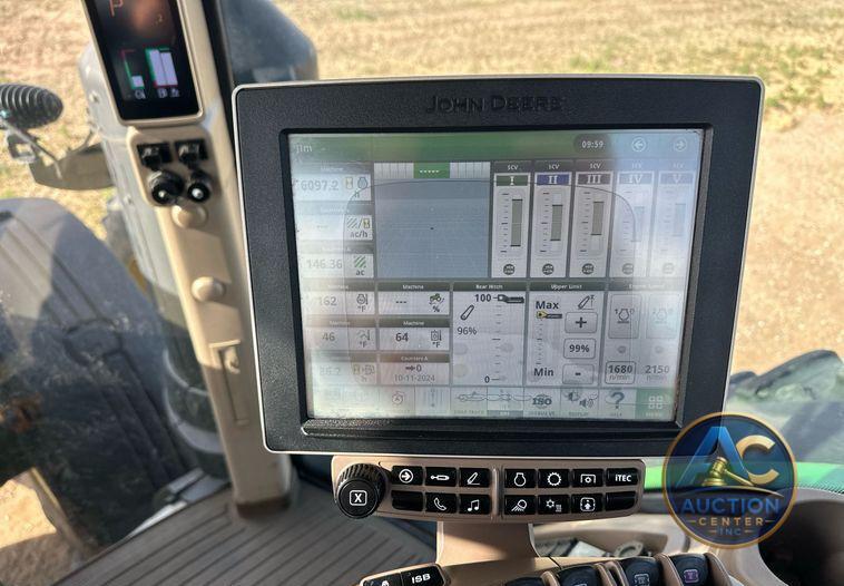2016 John Deere 8370R MFWD tractor