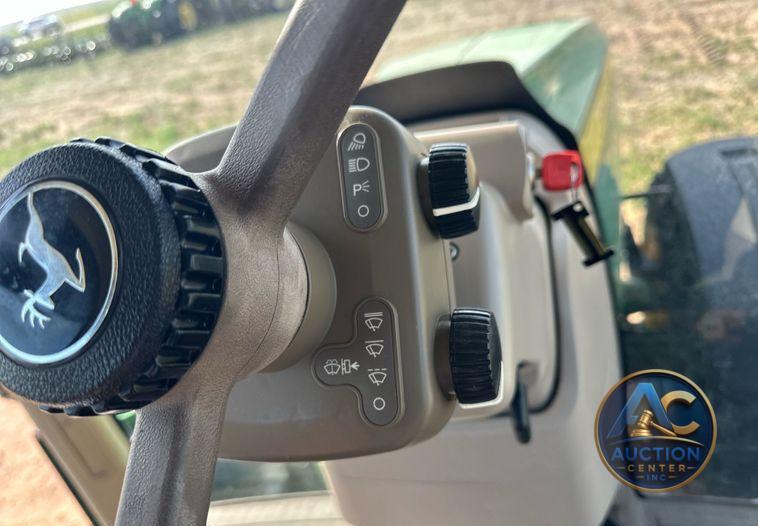 2016 John Deere 8370R MFWD tractor
