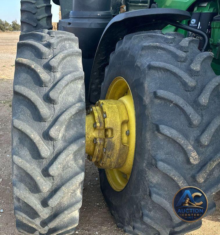 2016 John Deere 8370R MFWD tractor