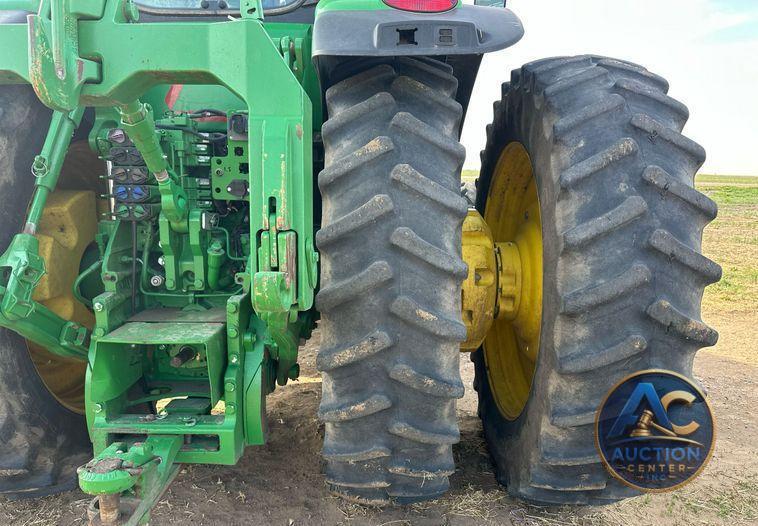 2016 John Deere 8370R MFWD tractor
