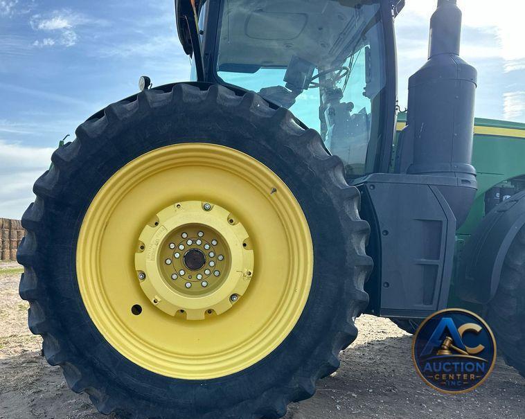 2016 John Deere 8370R MFWD tractor