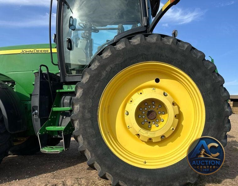 2016 John Deere 8370R MFWD tractor