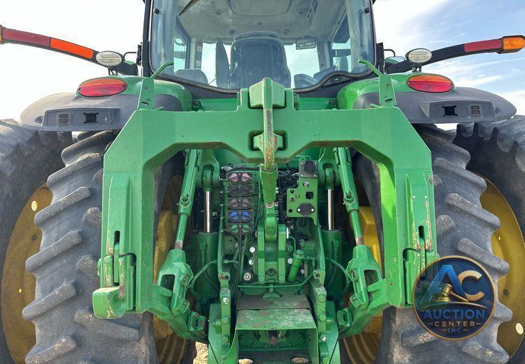 2016 John Deere 8370R MFWD tractor