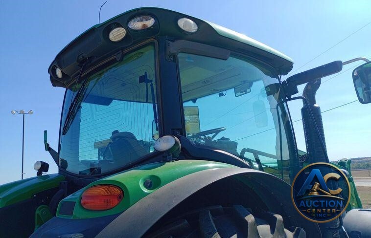 2015 John Deere 6125R MFWD tractor