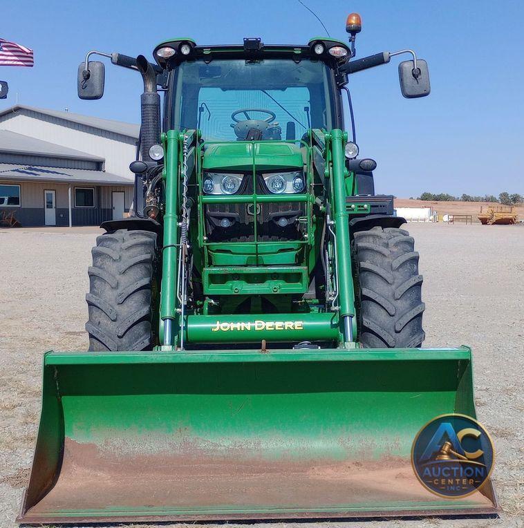 2015 John Deere 6125R MFWD tractor