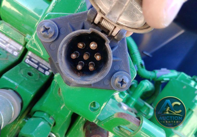 2015 John Deere 6125R MFWD tractor
