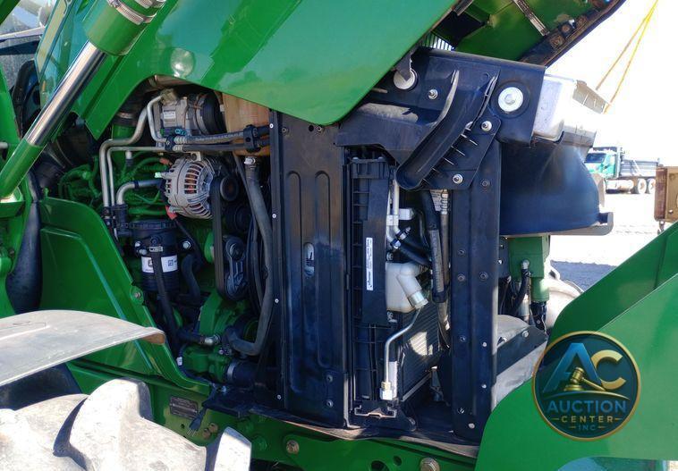 2015 John Deere 6125R MFWD tractor