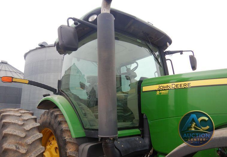 2010 John Deere 8225R MFWD tractor
