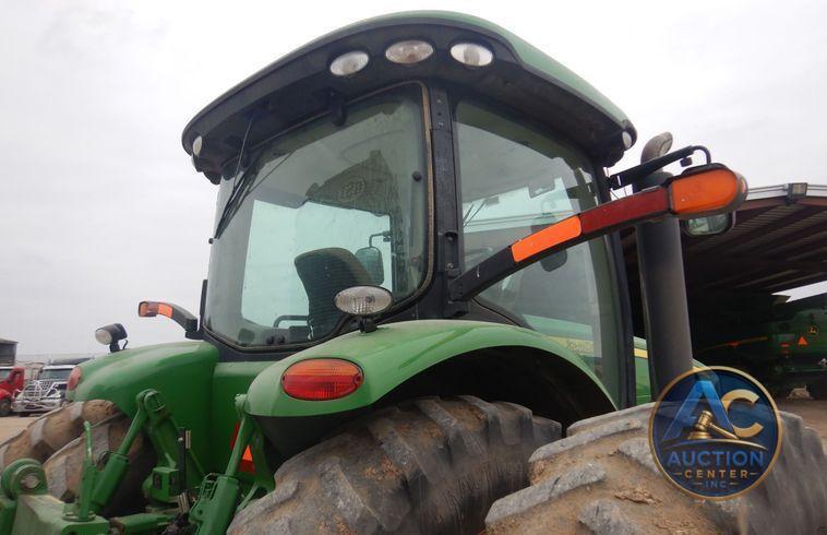 2010 John Deere 8225R MFWD tractor