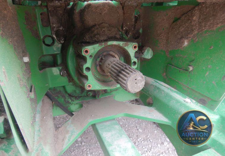 2010 John Deere 8225R MFWD tractor