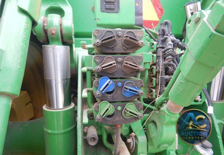 2010 John Deere 8225R MFWD tractor