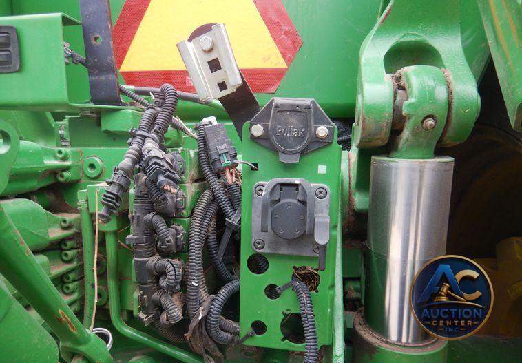 2010 John Deere 8225R MFWD tractor