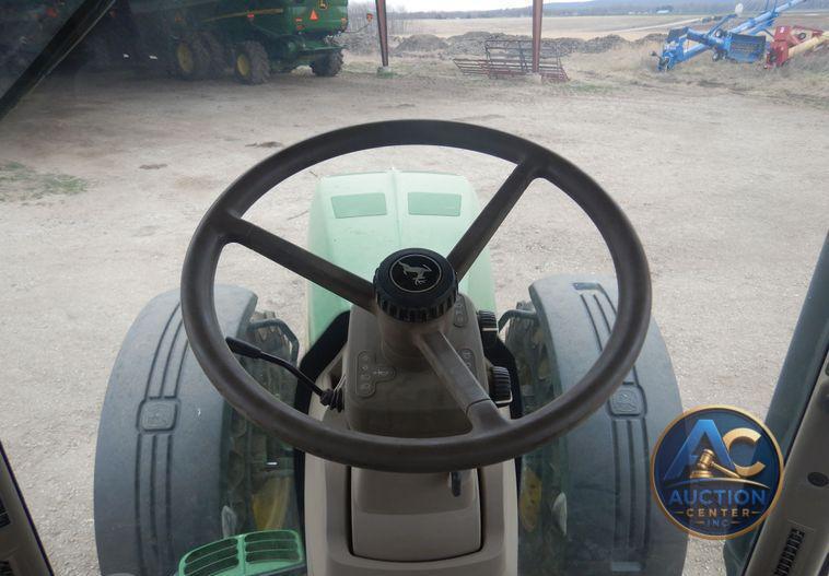 2010 John Deere 8225R MFWD tractor