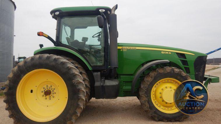 2010 John Deere 8225R MFWD tractor
