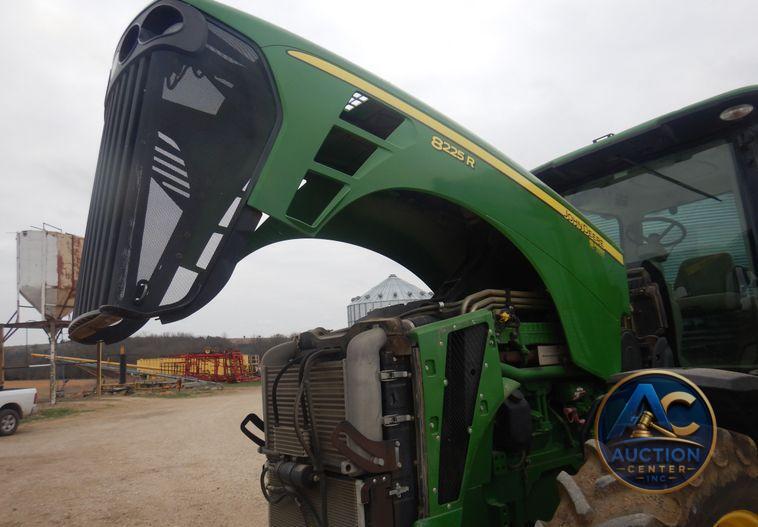 2010 John Deere 8225R MFWD tractor