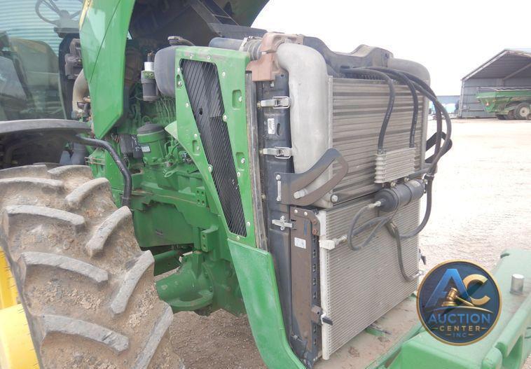 2010 John Deere 8225R MFWD tractor