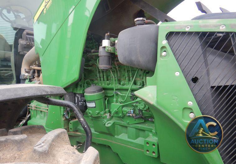 2010 John Deere 8225R MFWD tractor