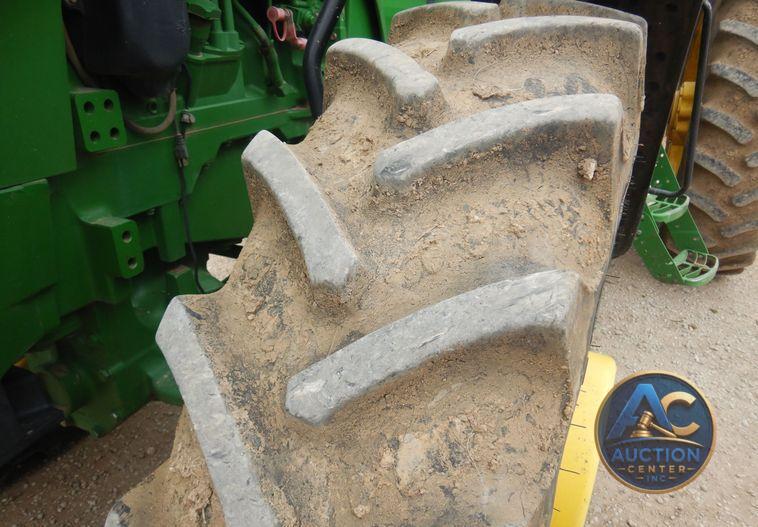 2010 John Deere 8225R MFWD tractor