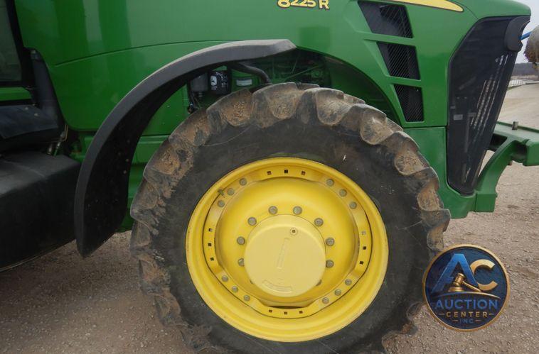 2010 John Deere 8225R MFWD tractor