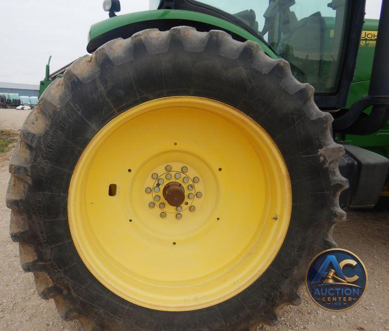2010 John Deere 8225R MFWD tractor