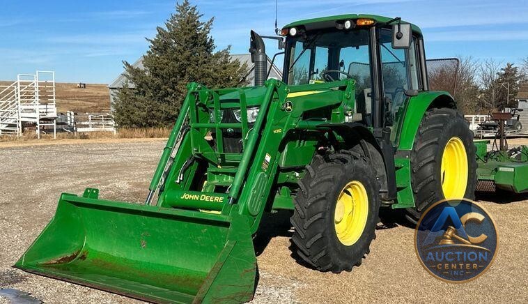 2014 John Deere 6125M  MFWD tractor