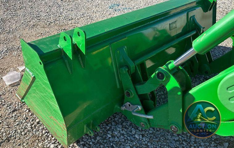 2014 John Deere 6125M  MFWD tractor