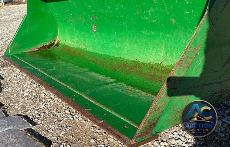2014 John Deere 6125M  MFWD tractor