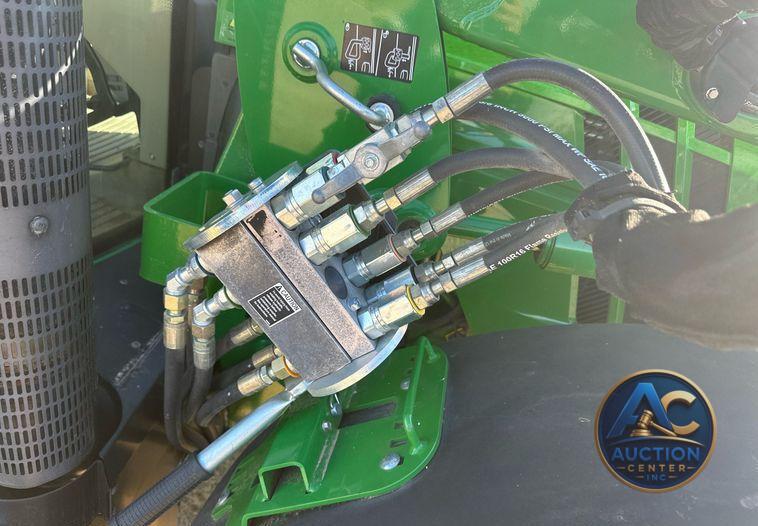 2014 John Deere 6125M  MFWD tractor