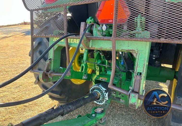 2014 John Deere 6125M  MFWD tractor