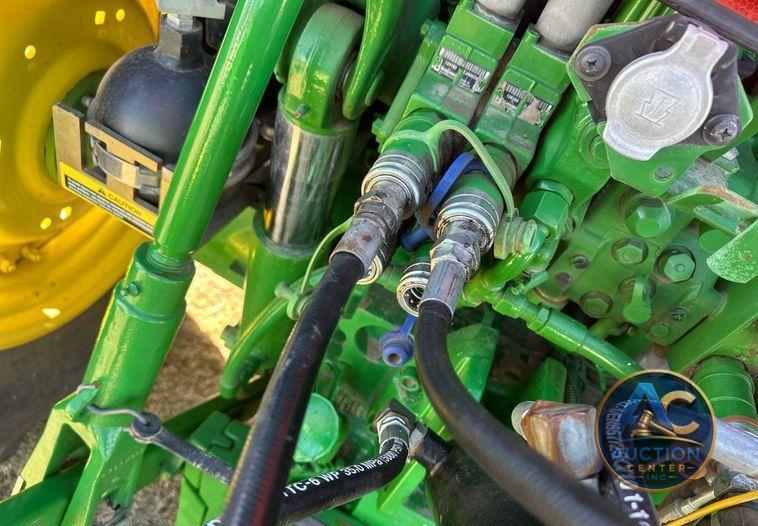 2014 John Deere 6125M  MFWD tractor