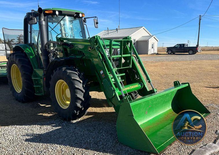2014 John Deere 6125M  MFWD tractor