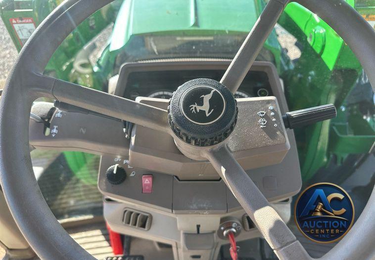 2014 John Deere 6125M  MFWD tractor