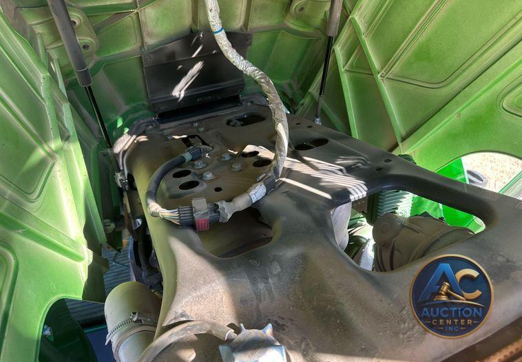 2014 John Deere 6125M  MFWD tractor