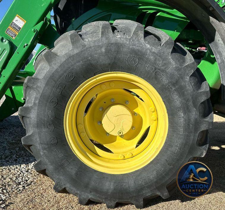 2014 John Deere 6125M  MFWD tractor