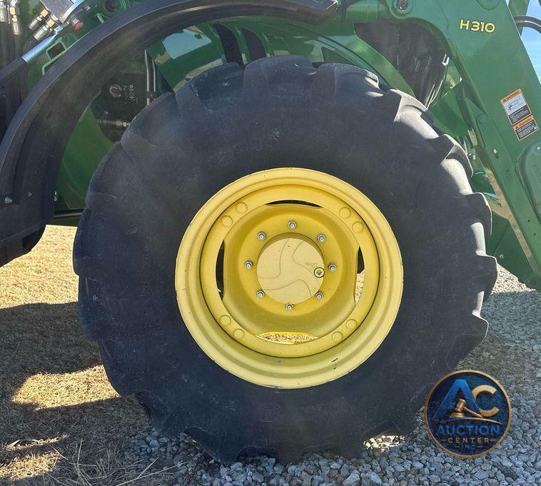 2014 John Deere 6125M  MFWD tractor