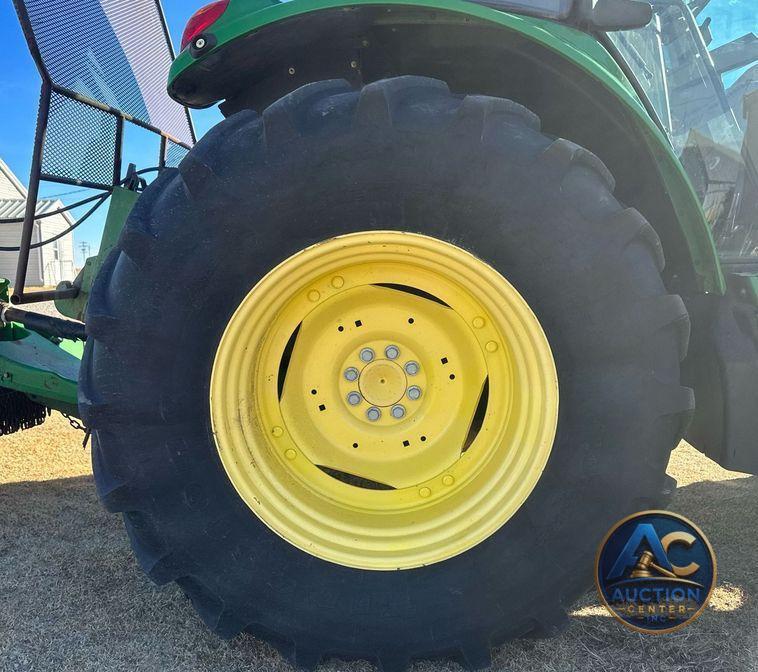 2014 John Deere 6125M  MFWD tractor