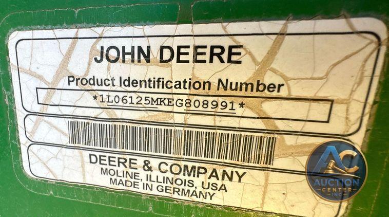 2014 John Deere 6125M  MFWD tractor