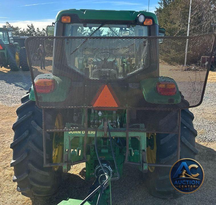 2014 John Deere 6125M  MFWD tractor