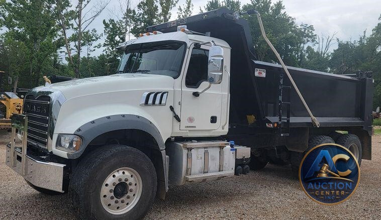 2021 Mack Granite  dump truck