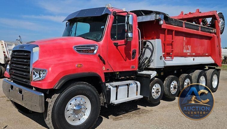 2012 Freightliner  114SD dump truck
