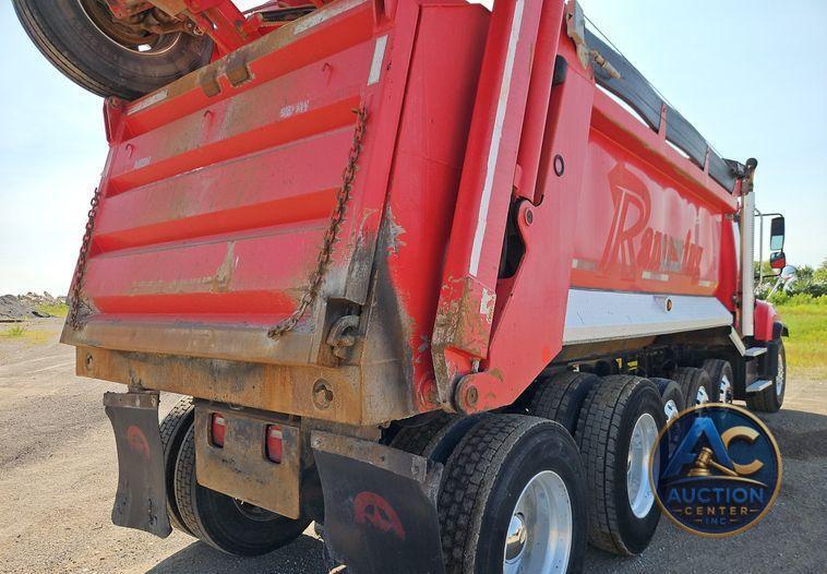 2012 Freightliner  114SD dump truck