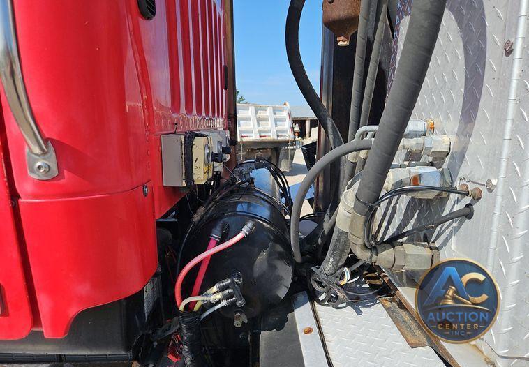 2012 Freightliner  114SD dump truck